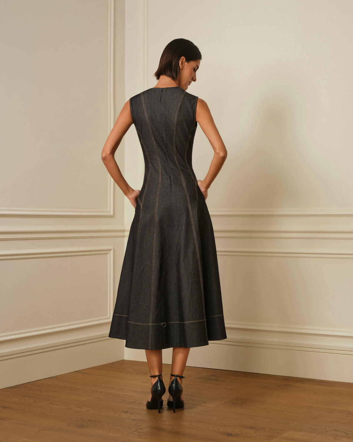 VESTIDO MIDI DENIM CON COSTURAS VISTAS NEGRO