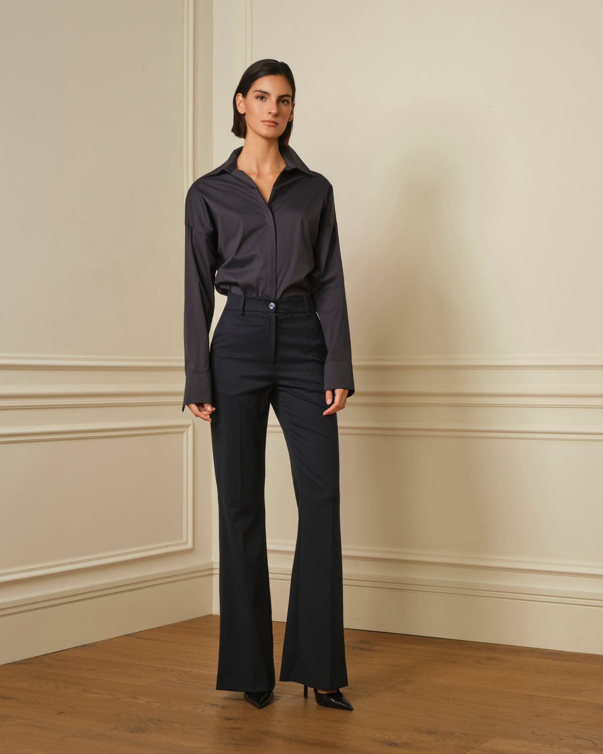 PANTALÓN FLARE DE TIRO ALTO AZUL