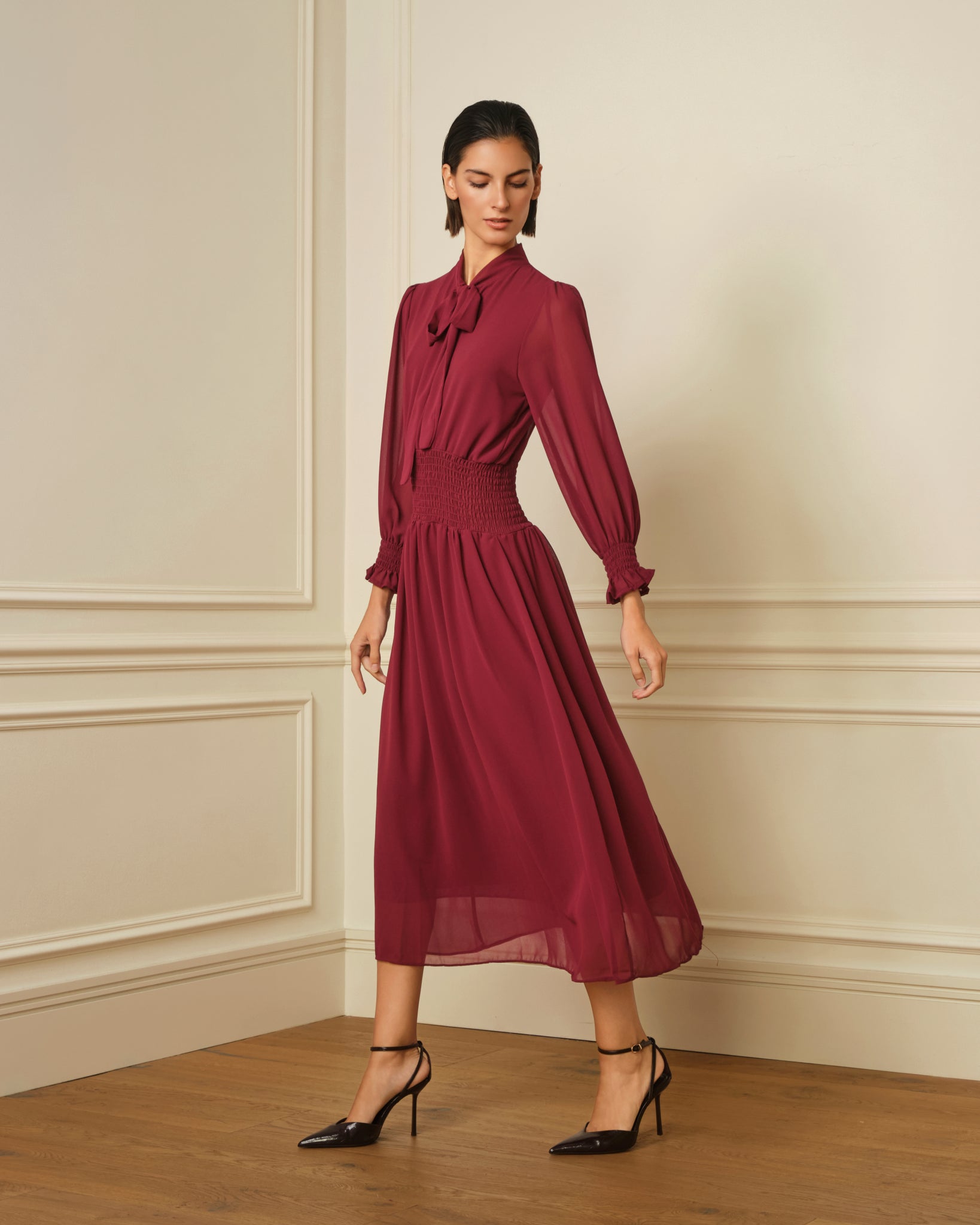 VESTIDO MANGA LARGA CON LAZADA BURDEOS