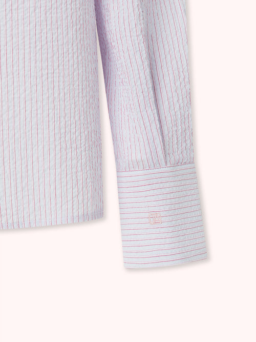 CAMISA CON DETALLE DE VIVO Y ESTAMPADO DE RAYAS AZUL