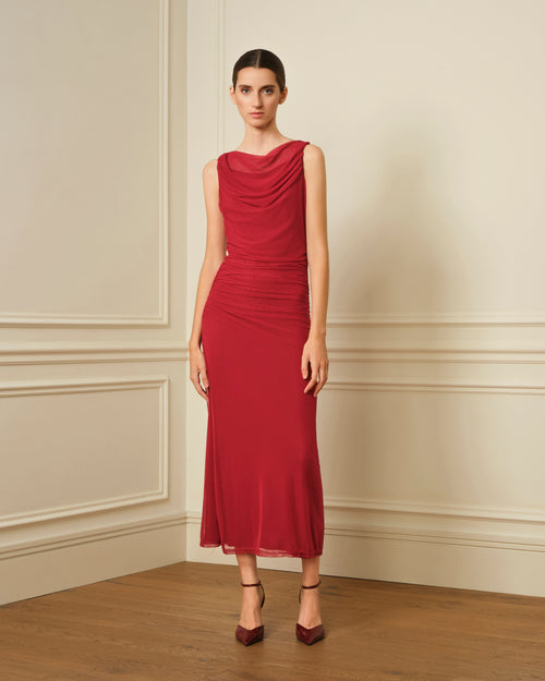 VESTIDO DE TUL CON ESCOTE DRAPEADO GRANATE