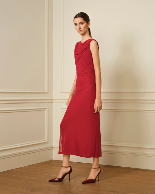 VESTIDO DE TUL CON ESCOTE DRAPEADO GRANATE