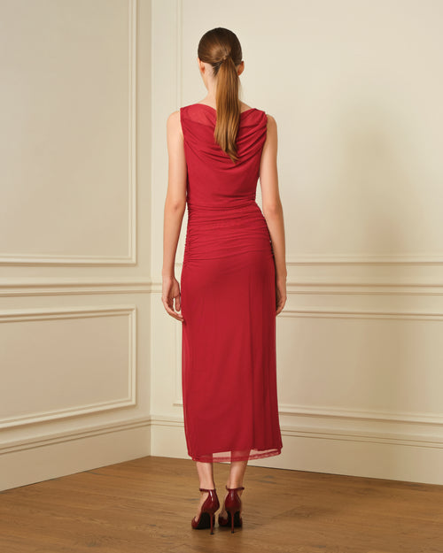 VESTIDO DE TUL CON ESCOTE DRAPEADO GRANATE