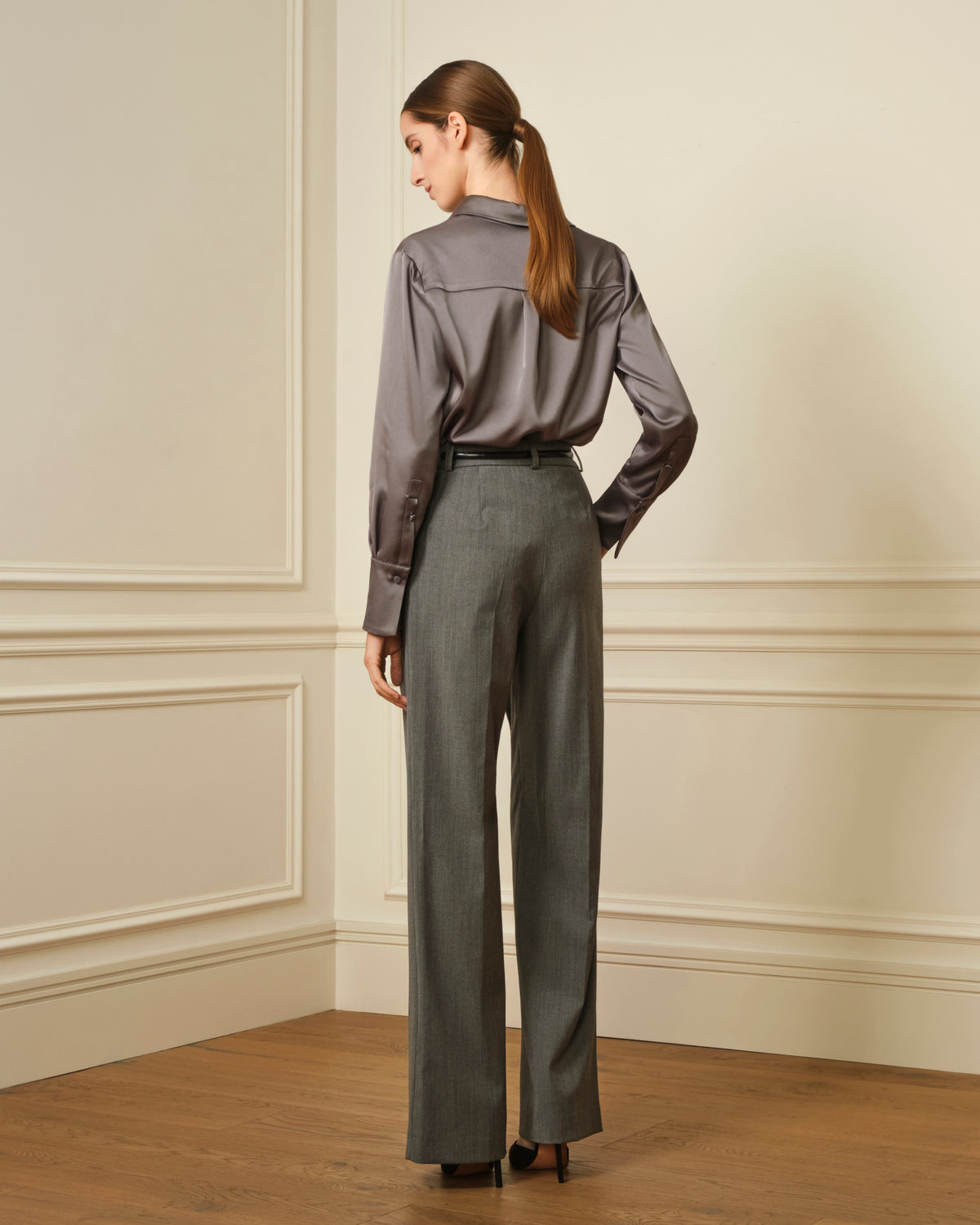 CAMISA SATINADA GRIS