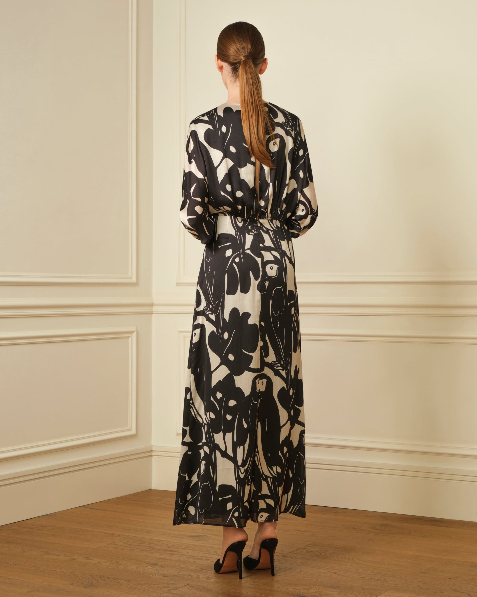 VESTIDO LARGO ESCOTE OJAL ESTAMPADO NEGRO