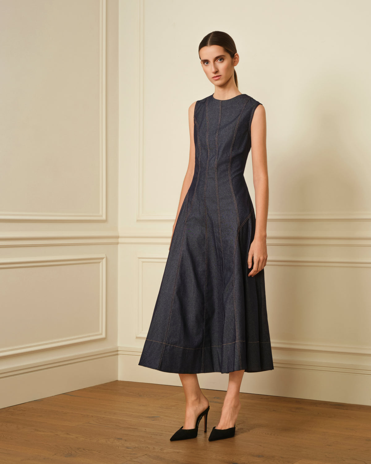 VESTIDO MIDI DENIM CON COSTURAS VISTAS AZUL