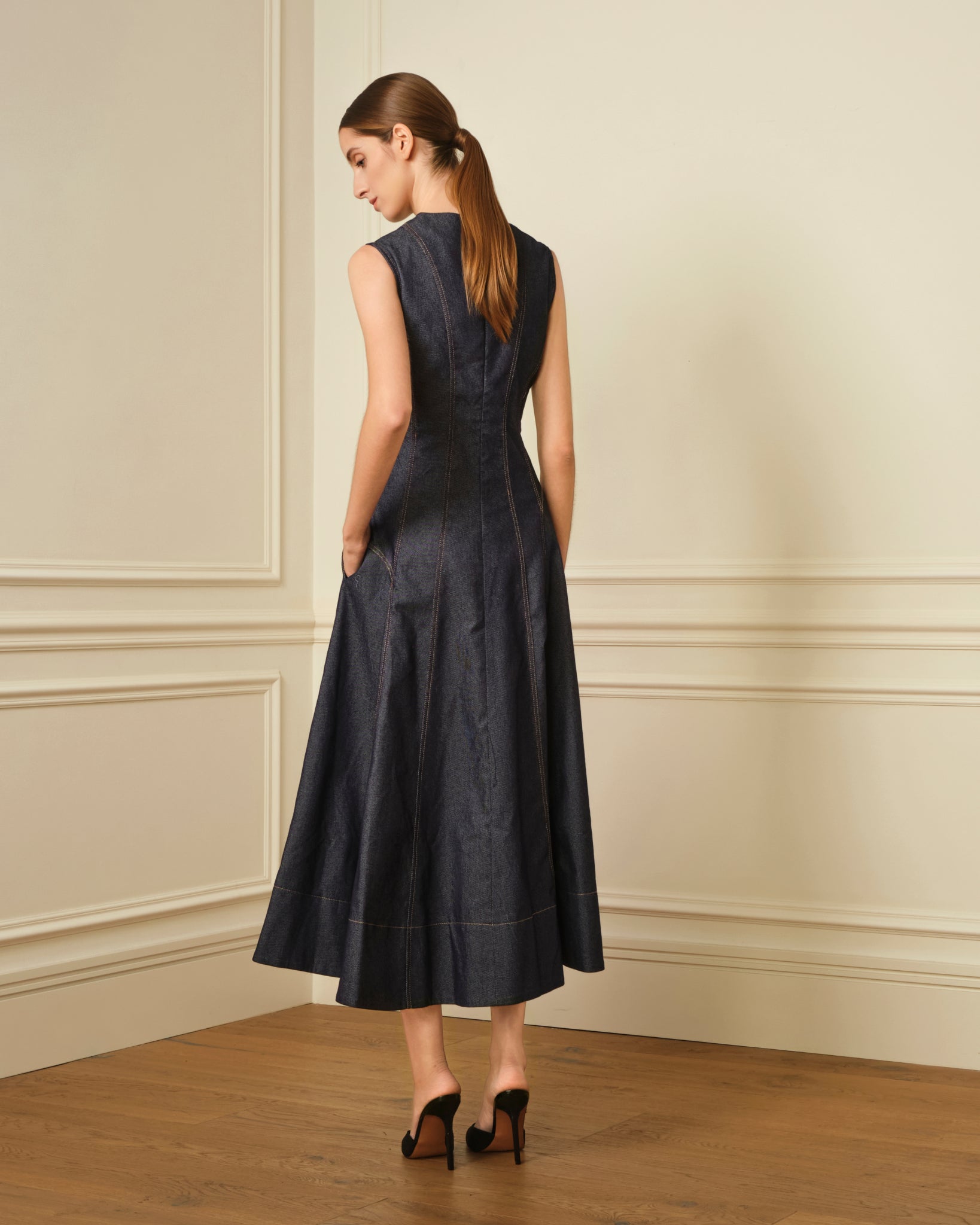 VESTIDO MIDI DENIM CON COSTURAS VISTAS AZUL