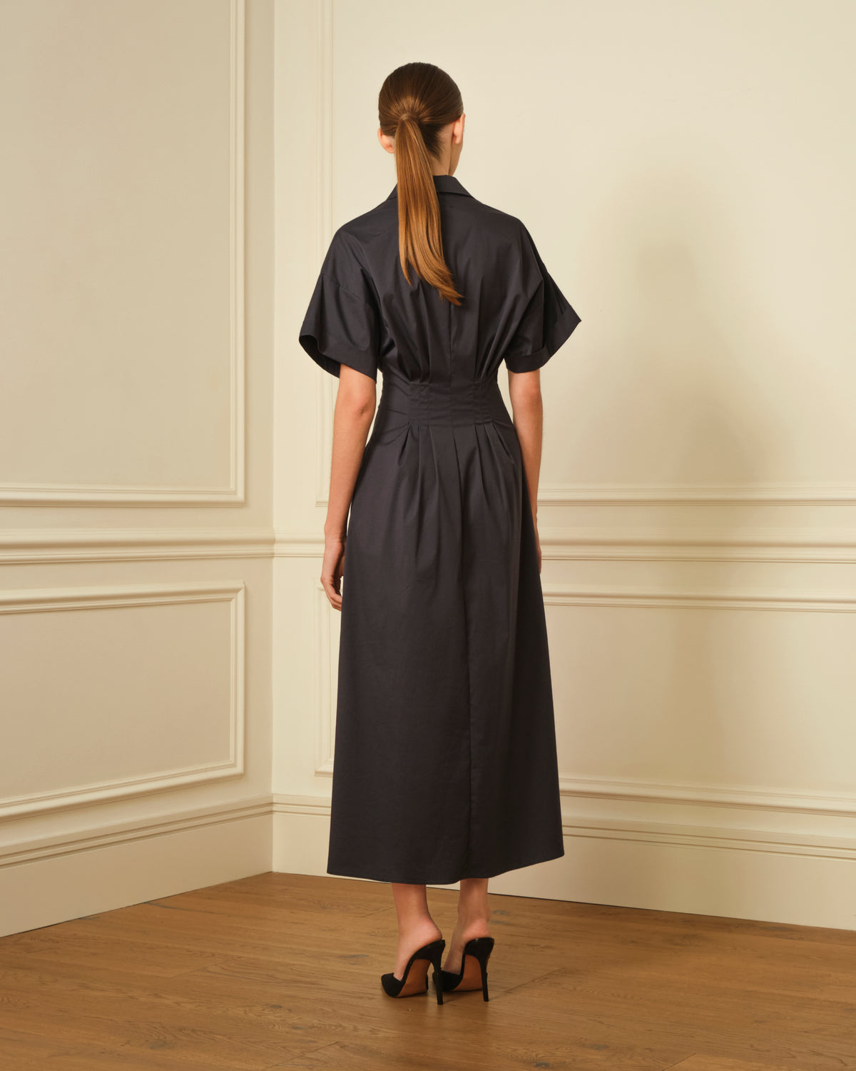 VESTIDO MIDI CAMISERO CON PINZAS