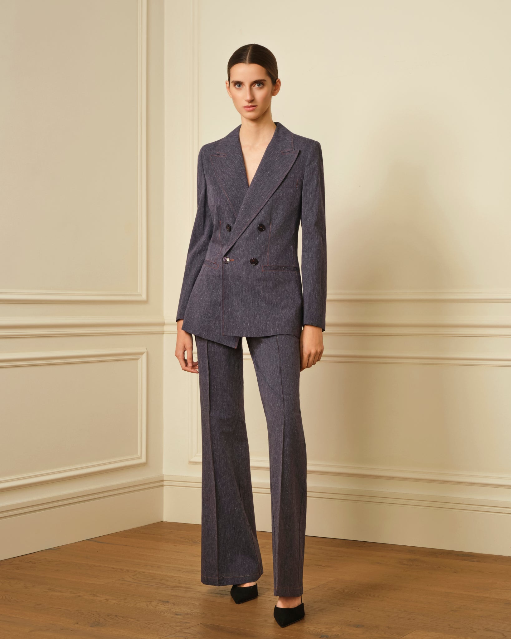 BLAZER CRUZADA CON COSTURAS VISTAS DENIM JASPEADO