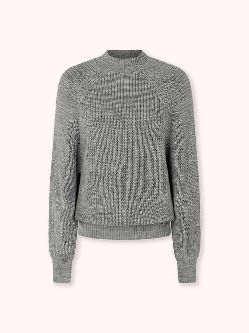 SUÉTER CUELLO CAJA CALADO GRIS
