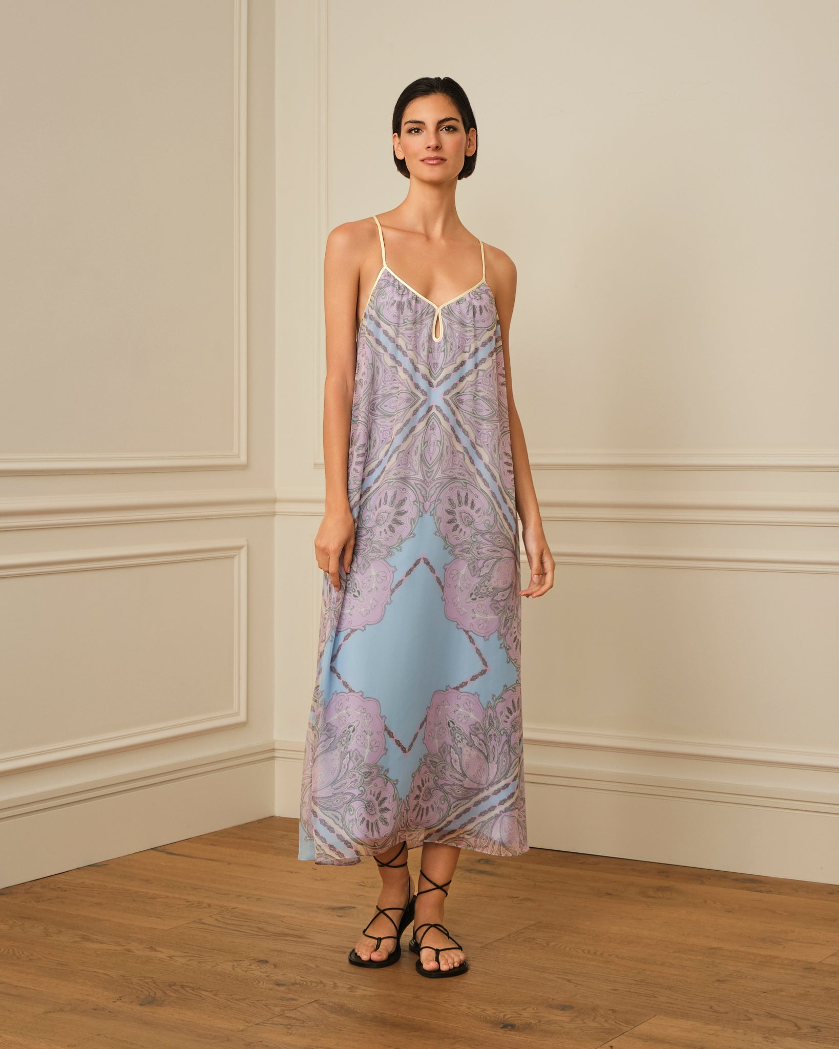 VESTIDO MIDI ESTAMPADO DE TIRANTES