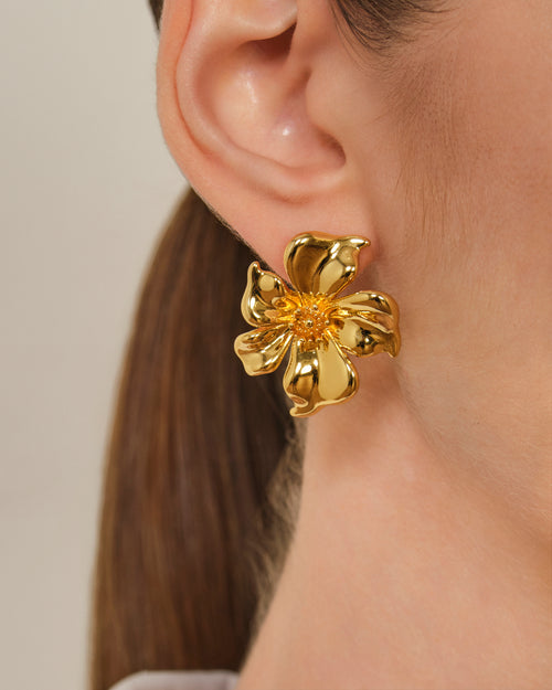 FLOR DE ALMENDRO PENDIENTES DORADO