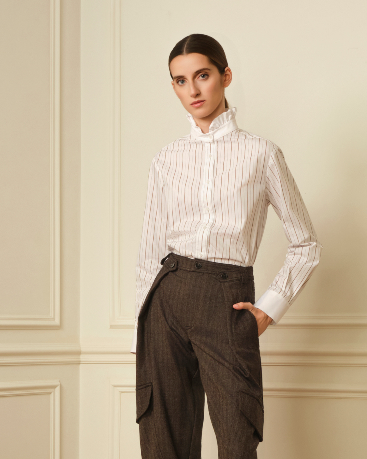 CAMISA DE RAYAS CON CUELLO VOLANTE