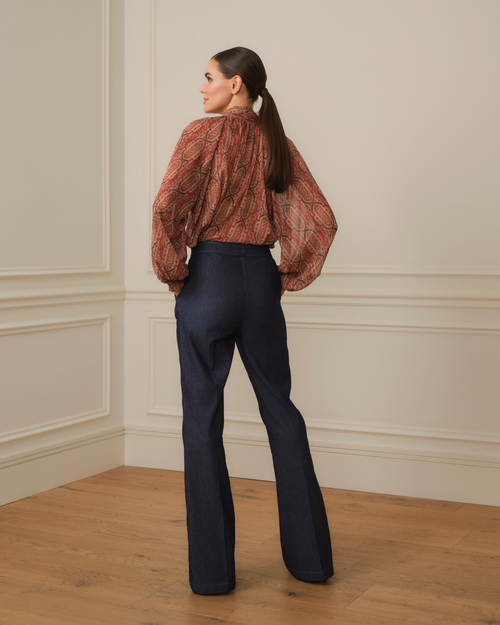 BLUSA LAZADA CON ESTAMPADO ROJO