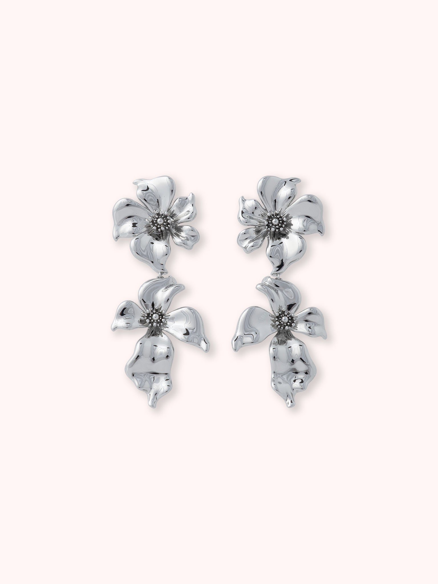 FLOR DE ALMENDRO PENDIENTES LARGOS PLATEADO