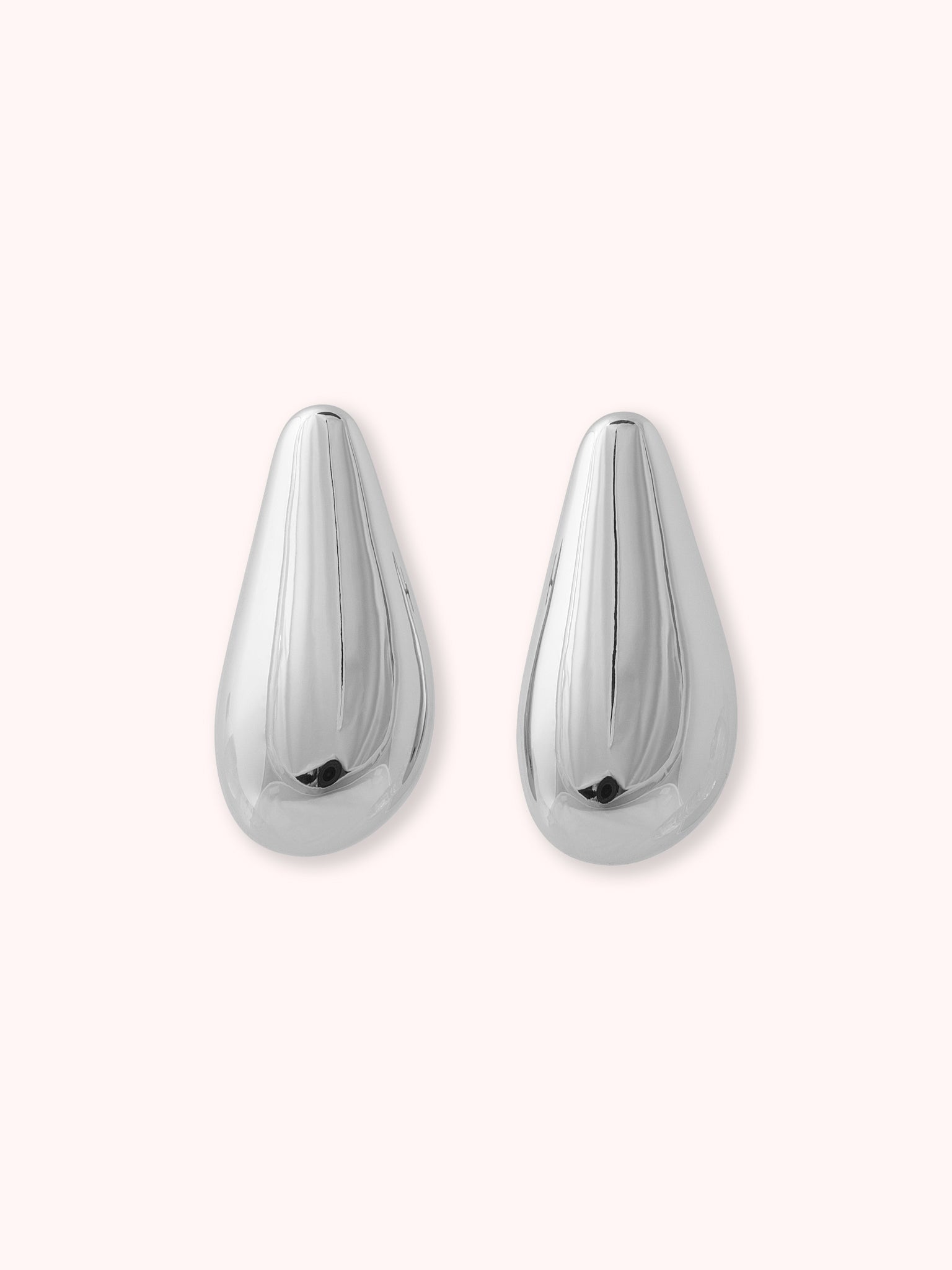 PENDIENTES OVALADOS METÁLICOS PLATEADO