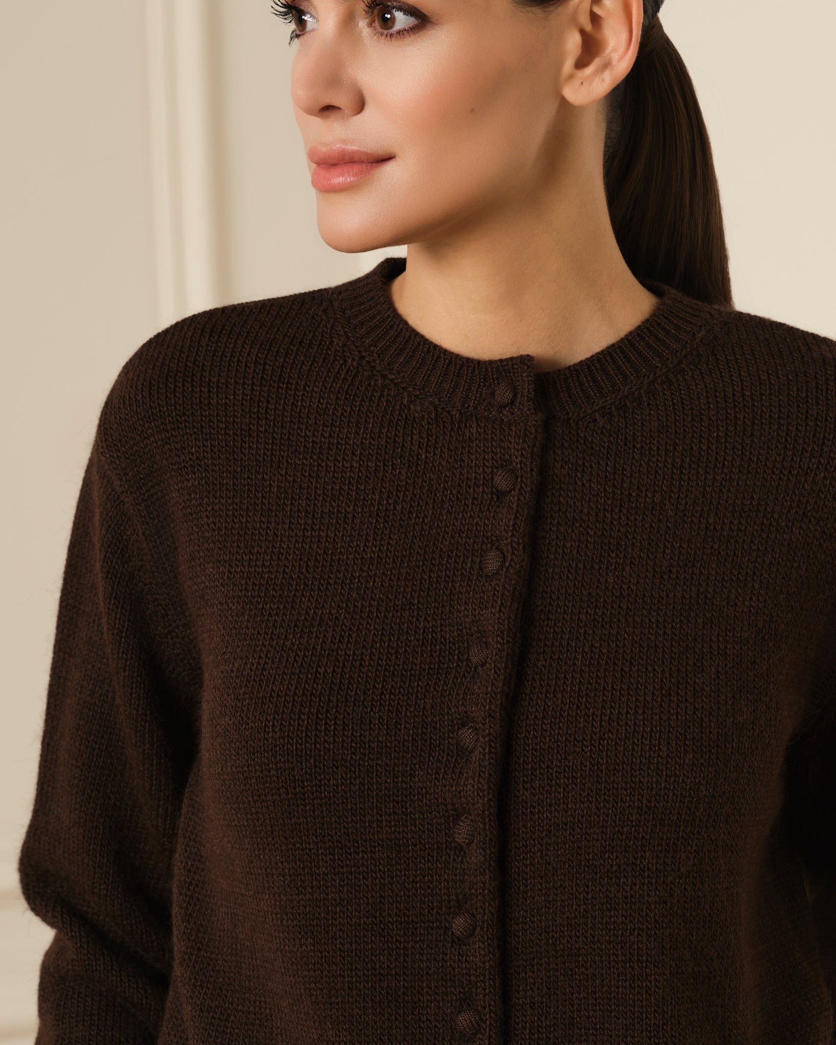 CÁRDIGAN DE BOTONES FORRADOS MARRÓN