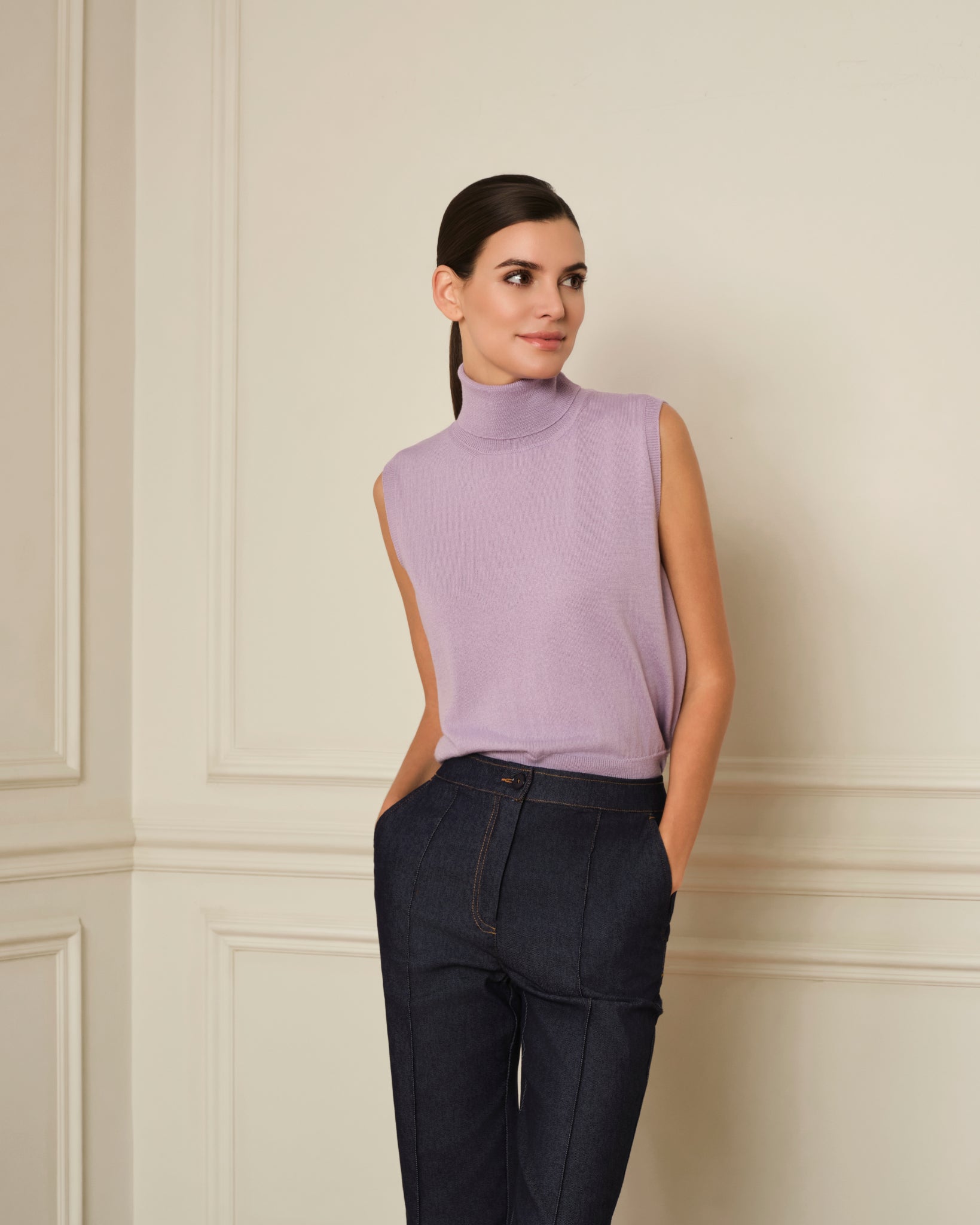 JERSEY SIN MANGAS CUELLO ALTO MALVA