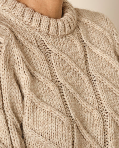 SUÉTER DE PUNTO TRENZADO BEIGE