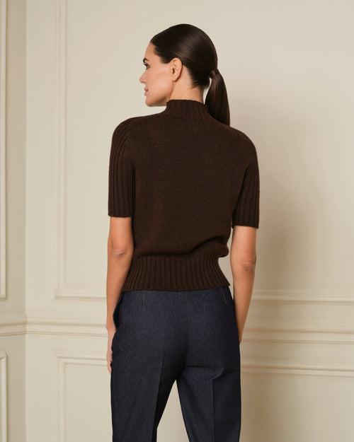 SUÉTER MANGA CORTA CON CUELLO ALTO MARRÓN