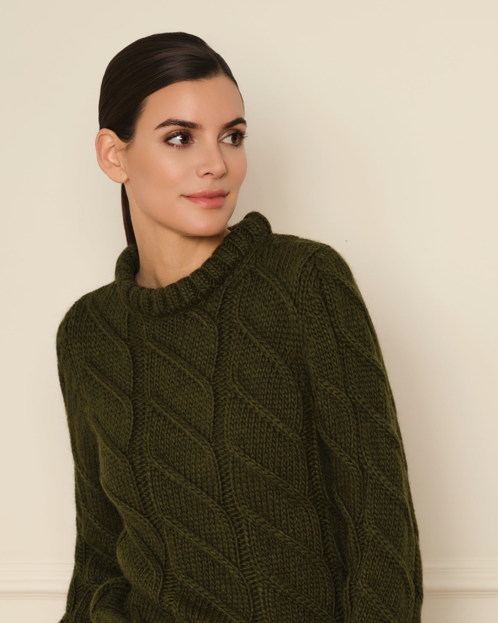 SUÉTER DE PUNTO TRENZADO VERDE