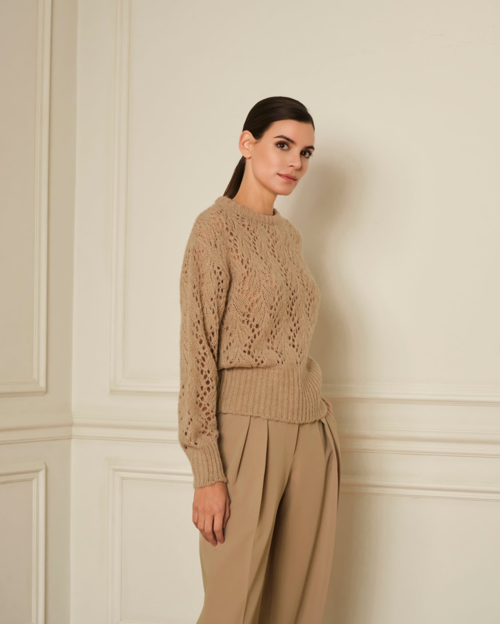 SUÉTER DE PUNTO CALADO CAMEL