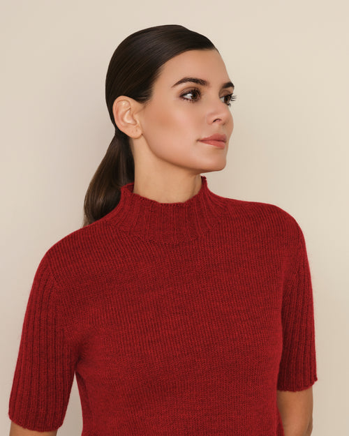 SUÉTER MANGA CORTA CON CUELLO ALTO ROJO