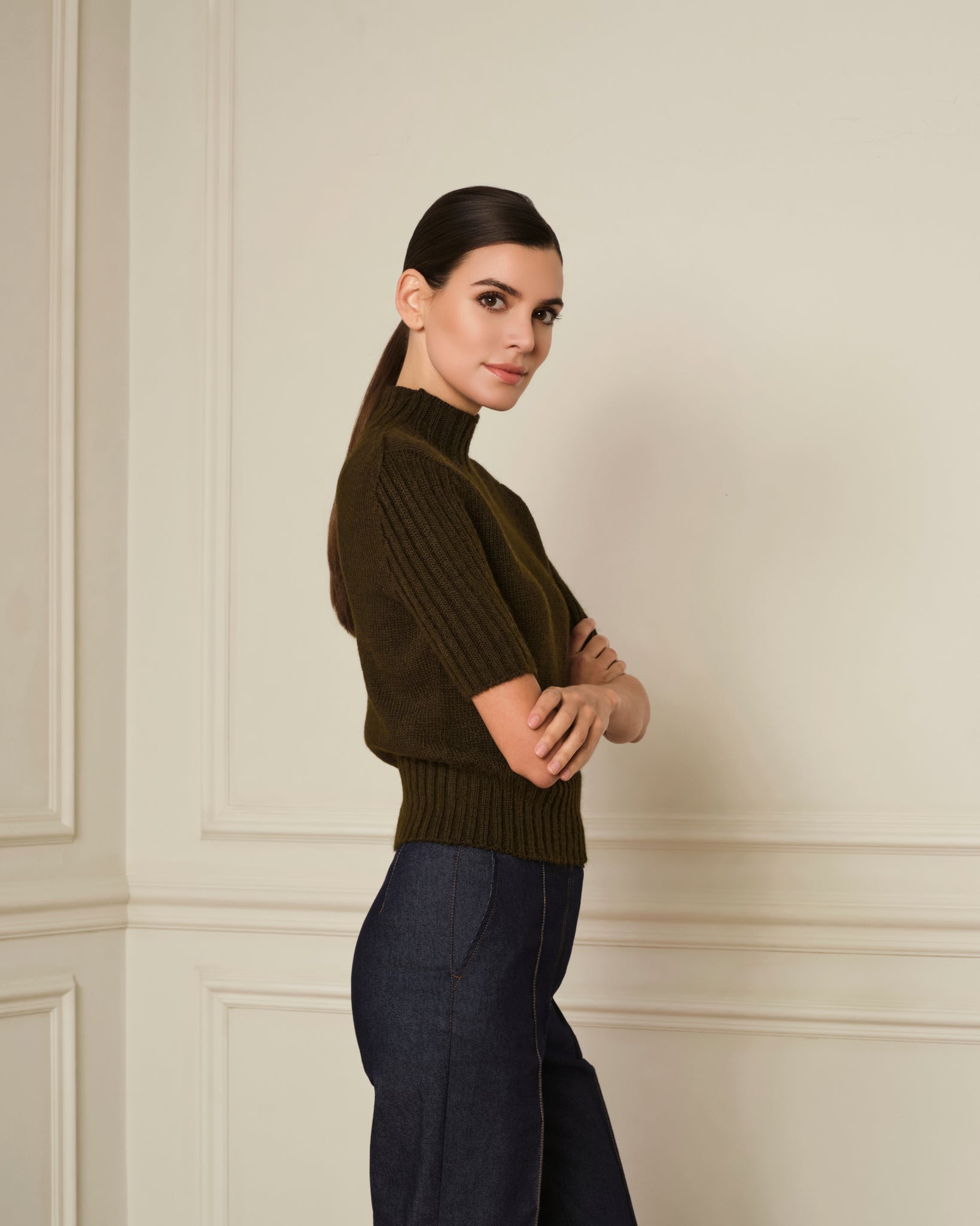 SUÉTER MANGA CORTA CON CUELLO ALTO VERDE