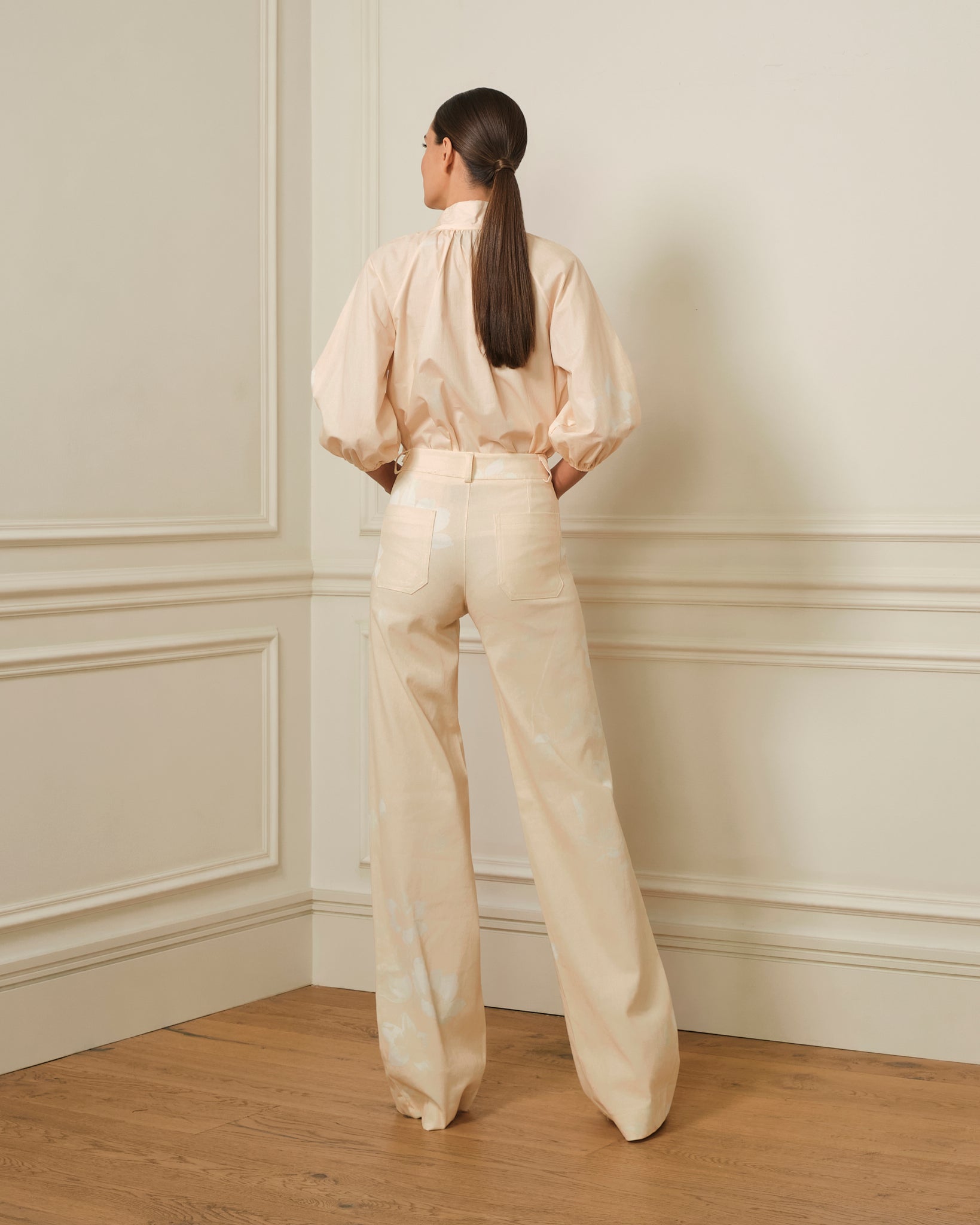 BLUSA MANGA ABULLONADA CON ESTAMPADO FLORAL MANTEQUILLA