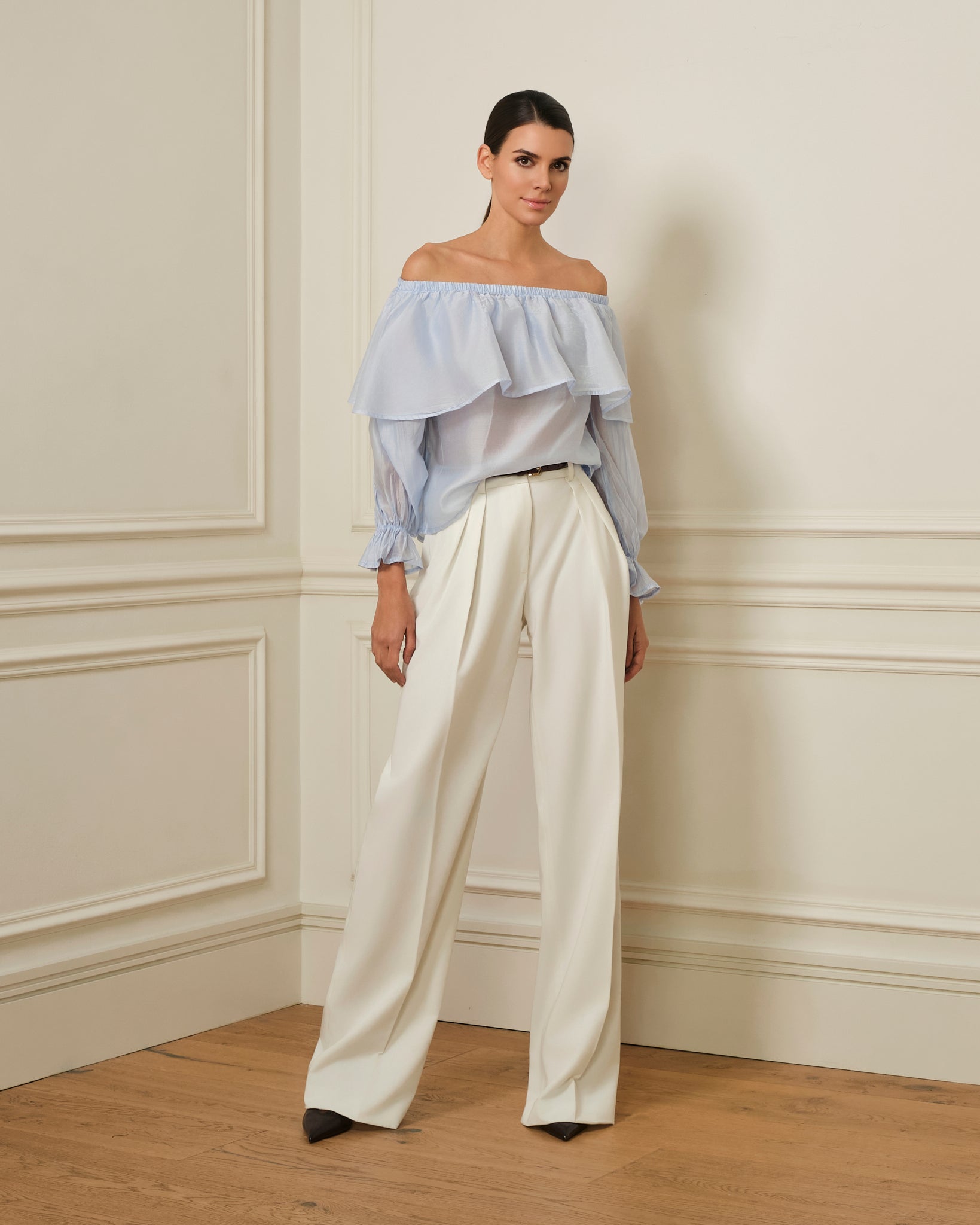 BLUSA OFF SHOULDER CON VOLANTE CELESTE