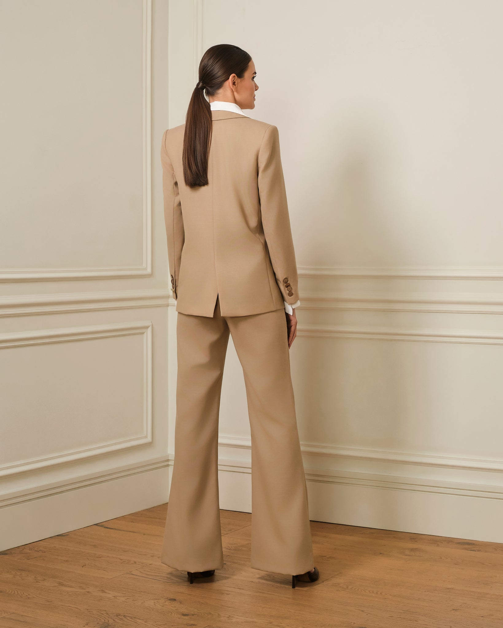 BLAZER CON BOLSILLOS BEIGE