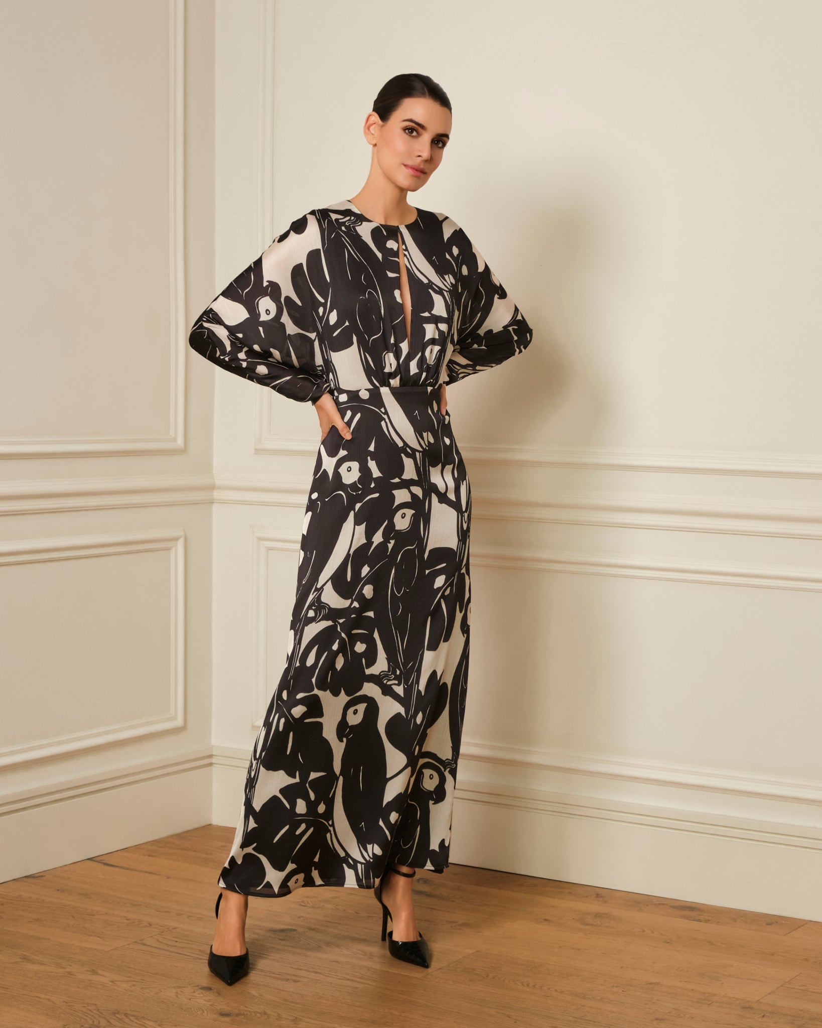 VESTIDO LARGO ESCOTE OJAL ESTAMPADO NEGRO
