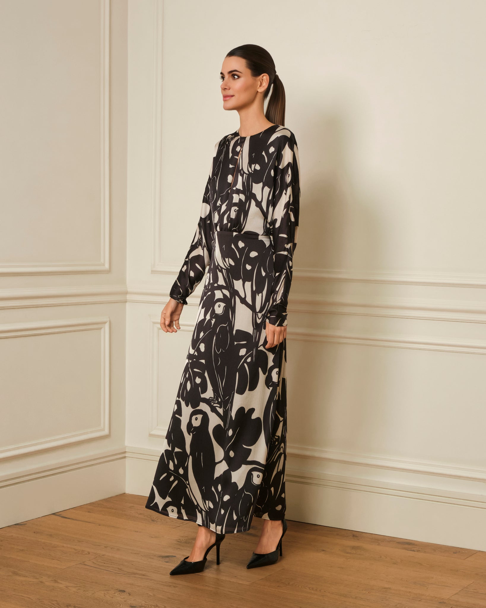 VESTIDO LARGO ESCOTE OJAL ESTAMPADO NEGRO