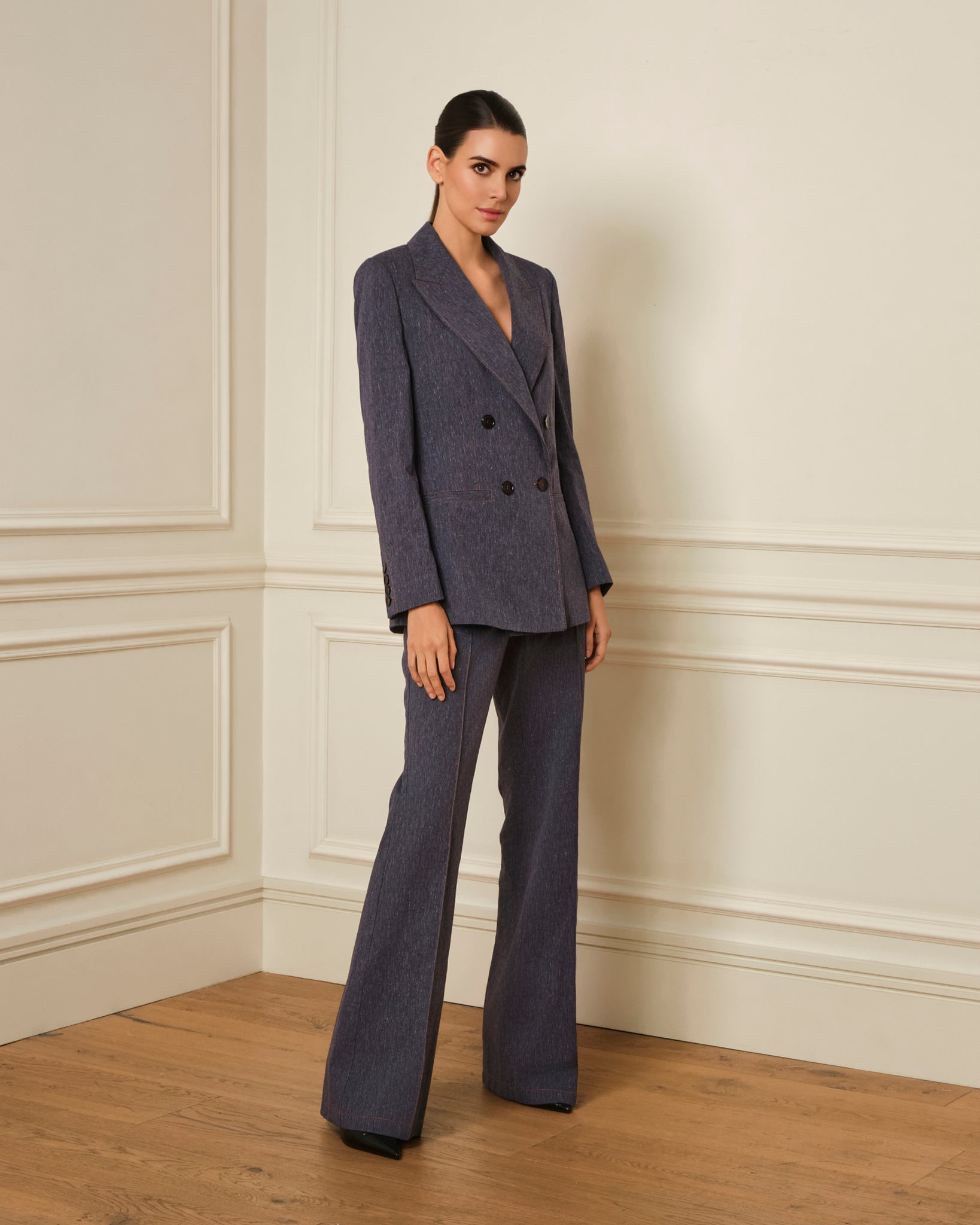 BLAZER CRUZADA CON COSTURAS VISTAS DENIM JASPEADO