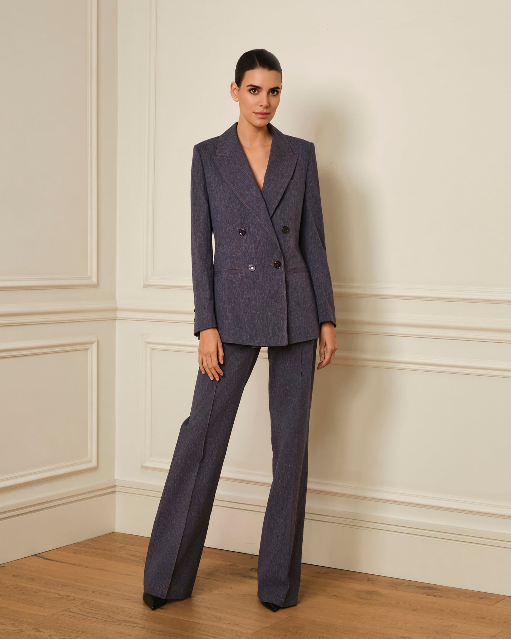 BLAZER CRUZADA CON COSTURAS VISTAS DENIM JASPEADO