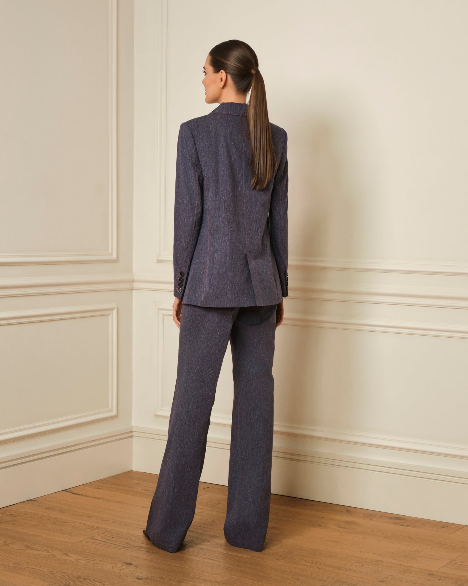 BLAZER CRUZADA CON COSTURAS VISTAS DENIM JASPEADO