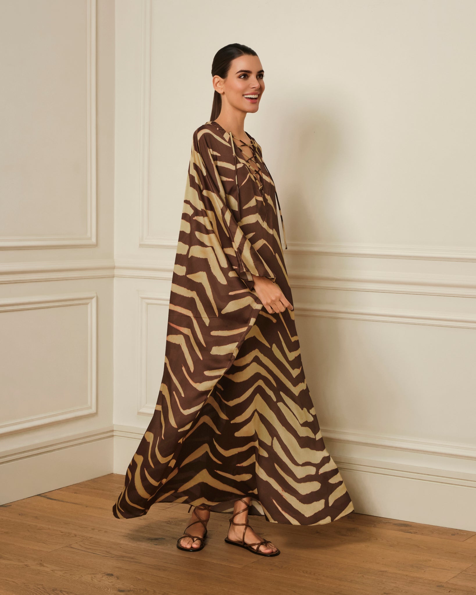 KAFTÁN LARGO ESTAMPADO MARRÓN