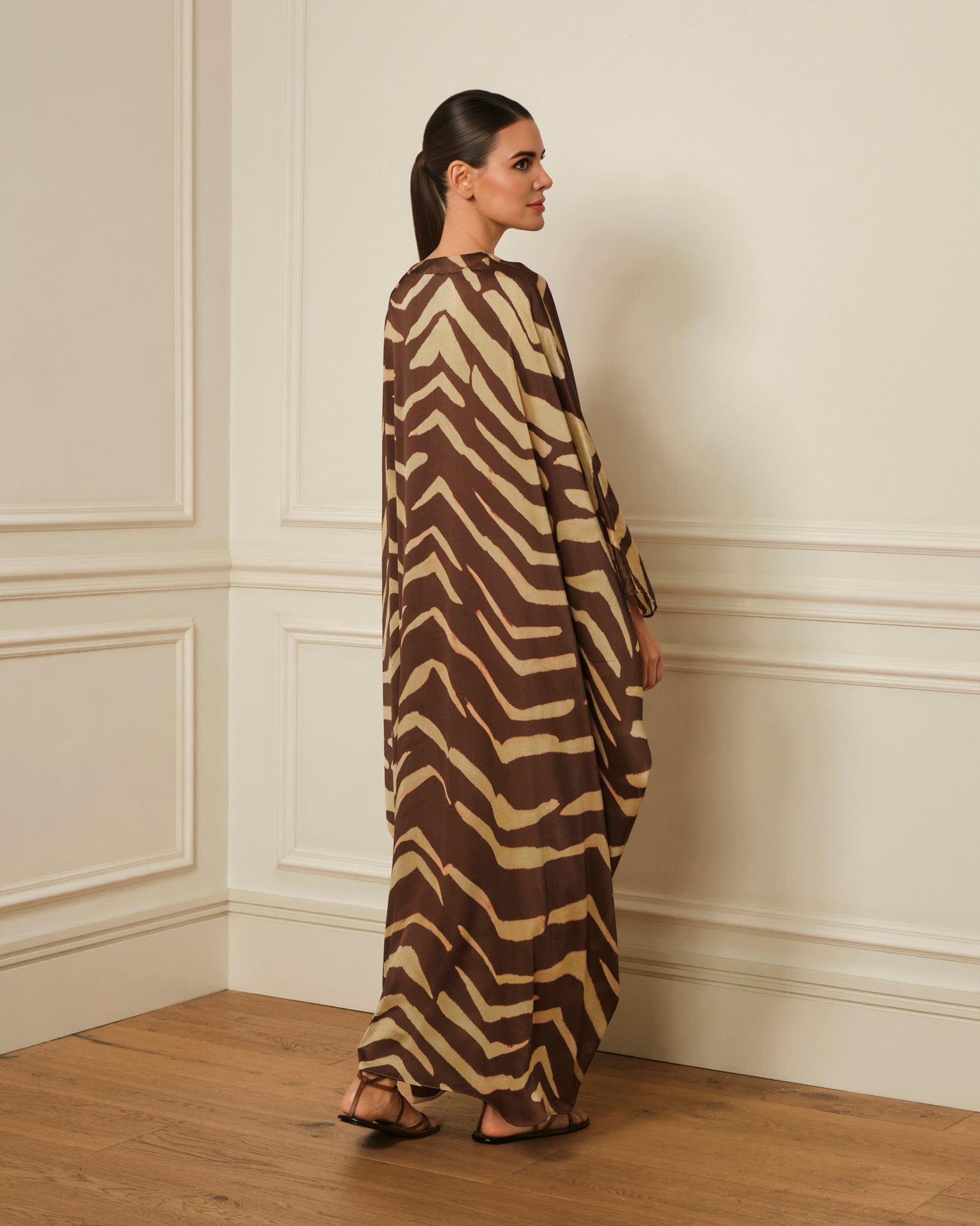 KAFTÁN LARGO ESTAMPADO MARRÓN