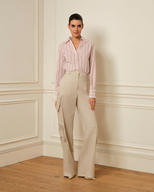 CAMISA CON DETALLE DE VIVO Y ESTAMPADO DE RAYAS ROSA