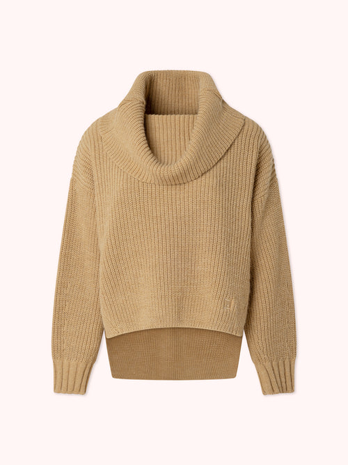 PRE-ORDER SUÉTER DE PUNTO CON CUELLO VUELTO CAMEL