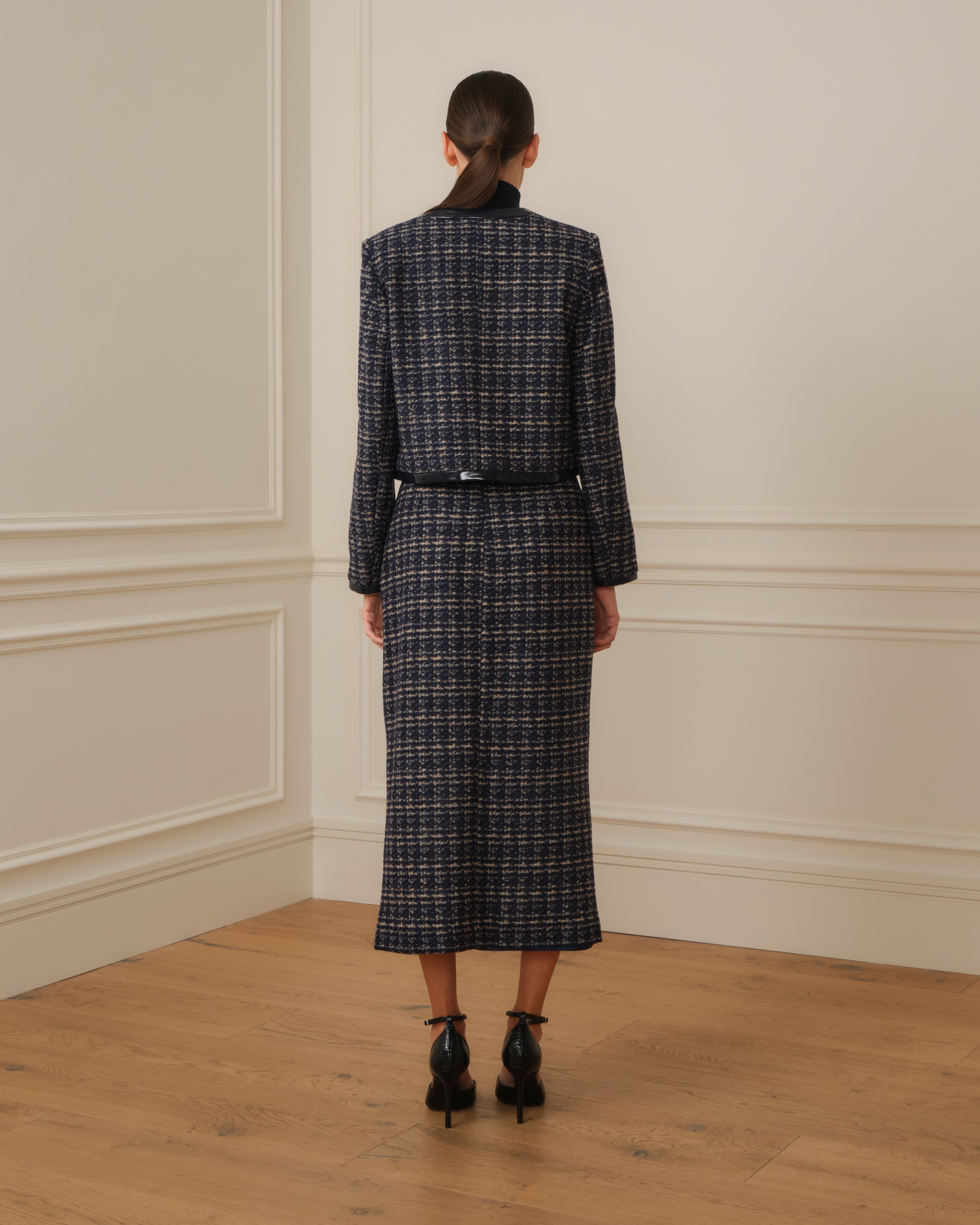 CHAQUETA CORTA DE TWEED AZUL MARINO