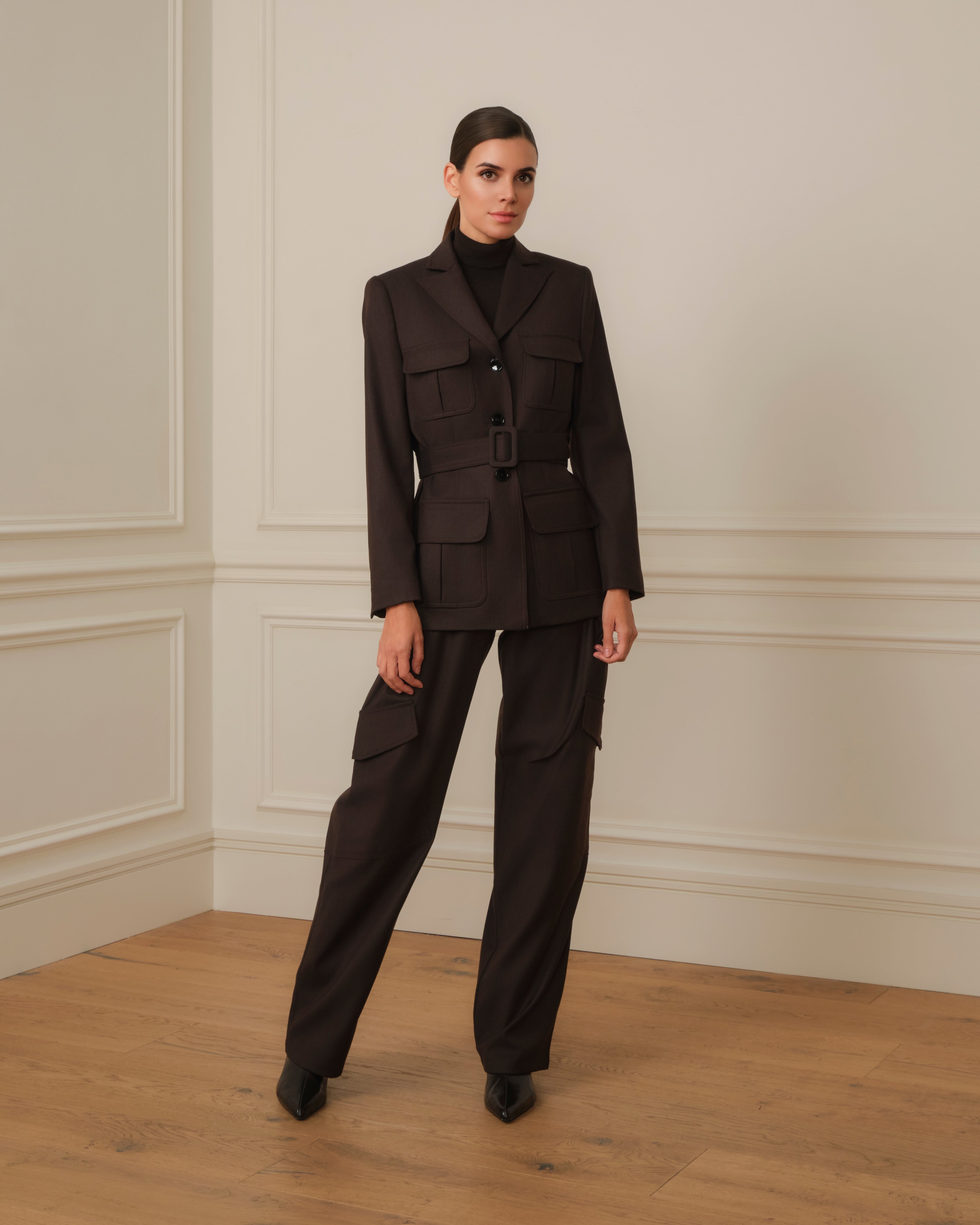 PRE-ORDER BLAZER DE LANA CON CINTURON Y BOLSILLOS CON TAPA MARRÓN