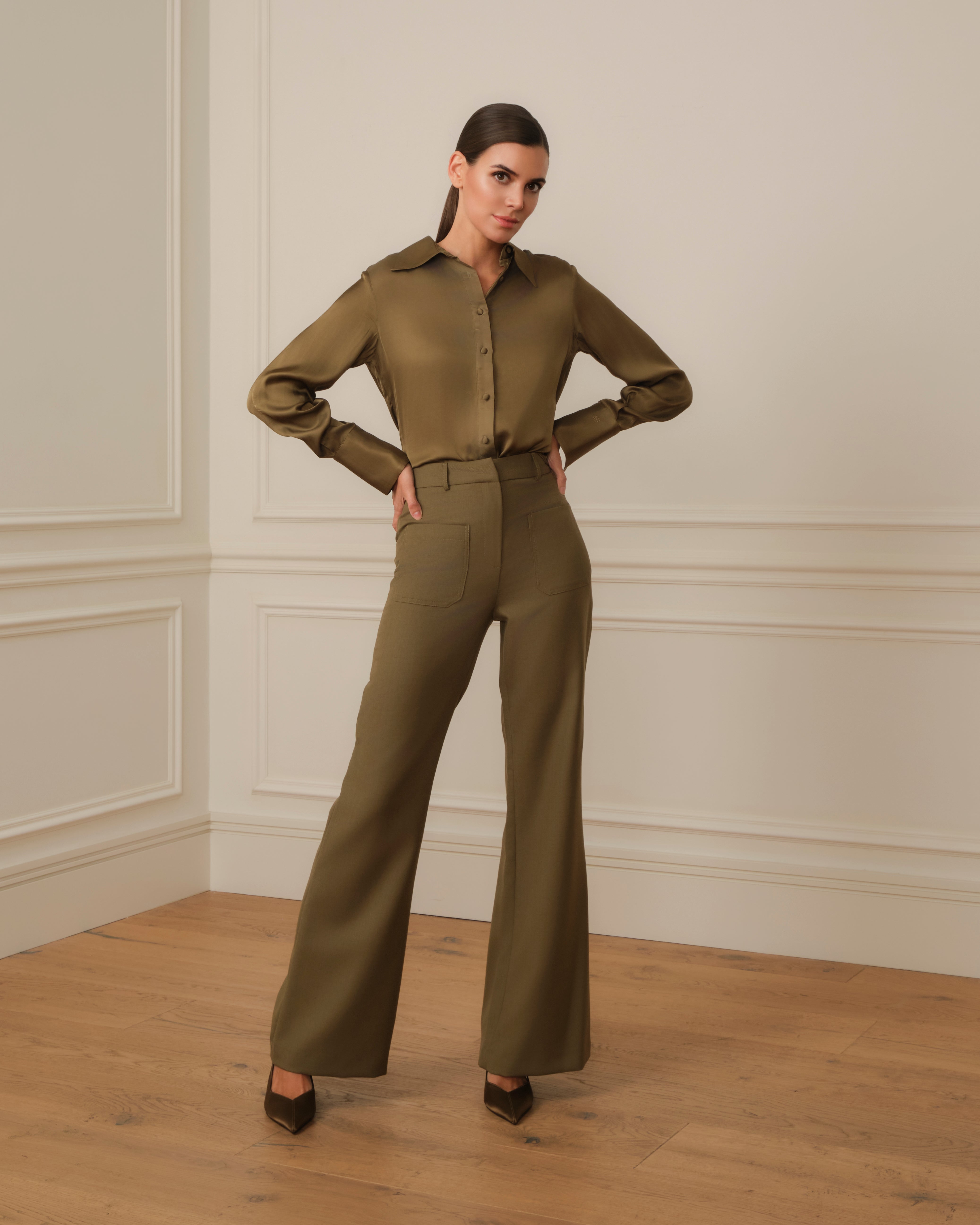 PANTALÓN FLARE VERDE MILITAR