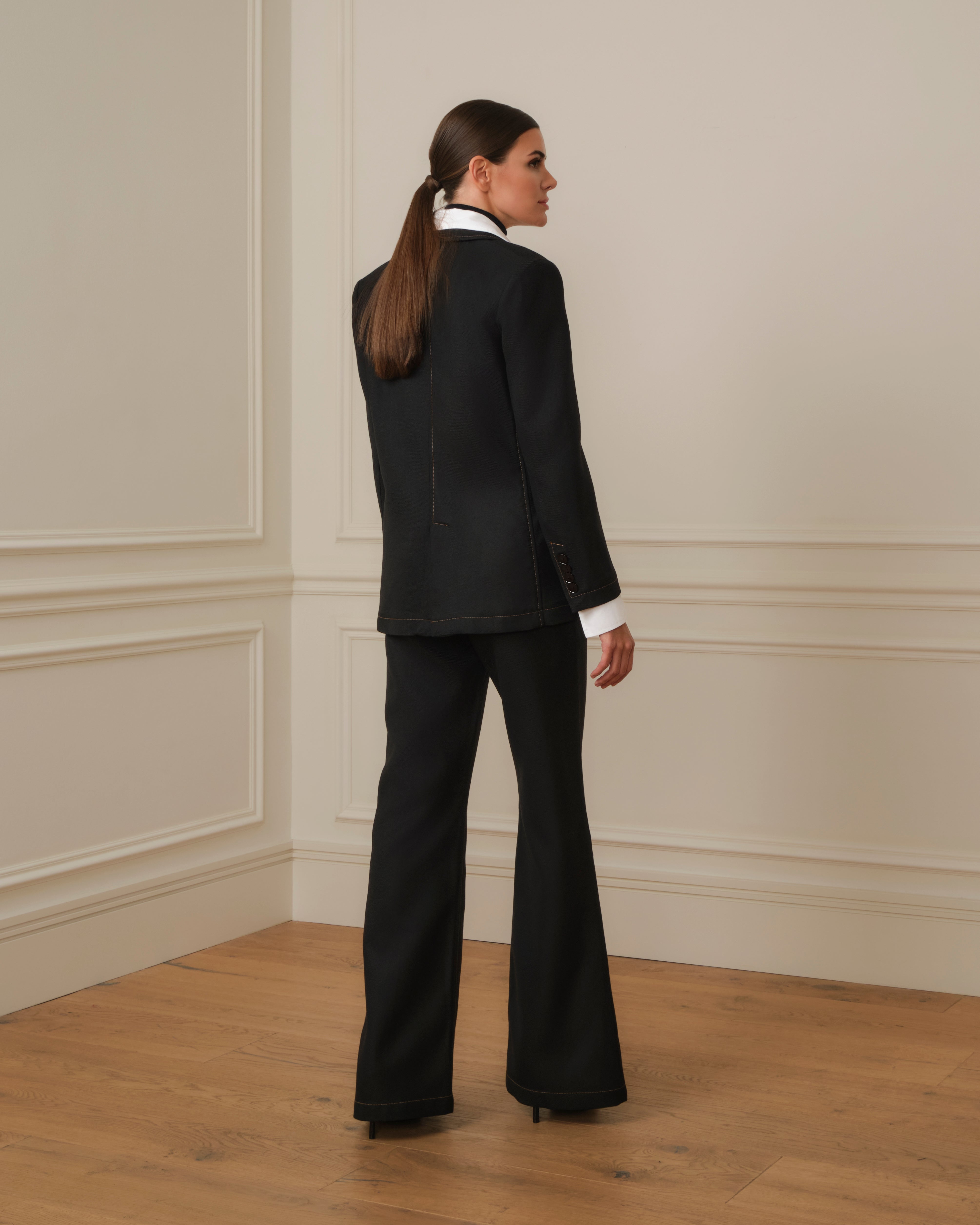 BLAZER CRUZADA CON COSTURAS VISTAS NEGRO