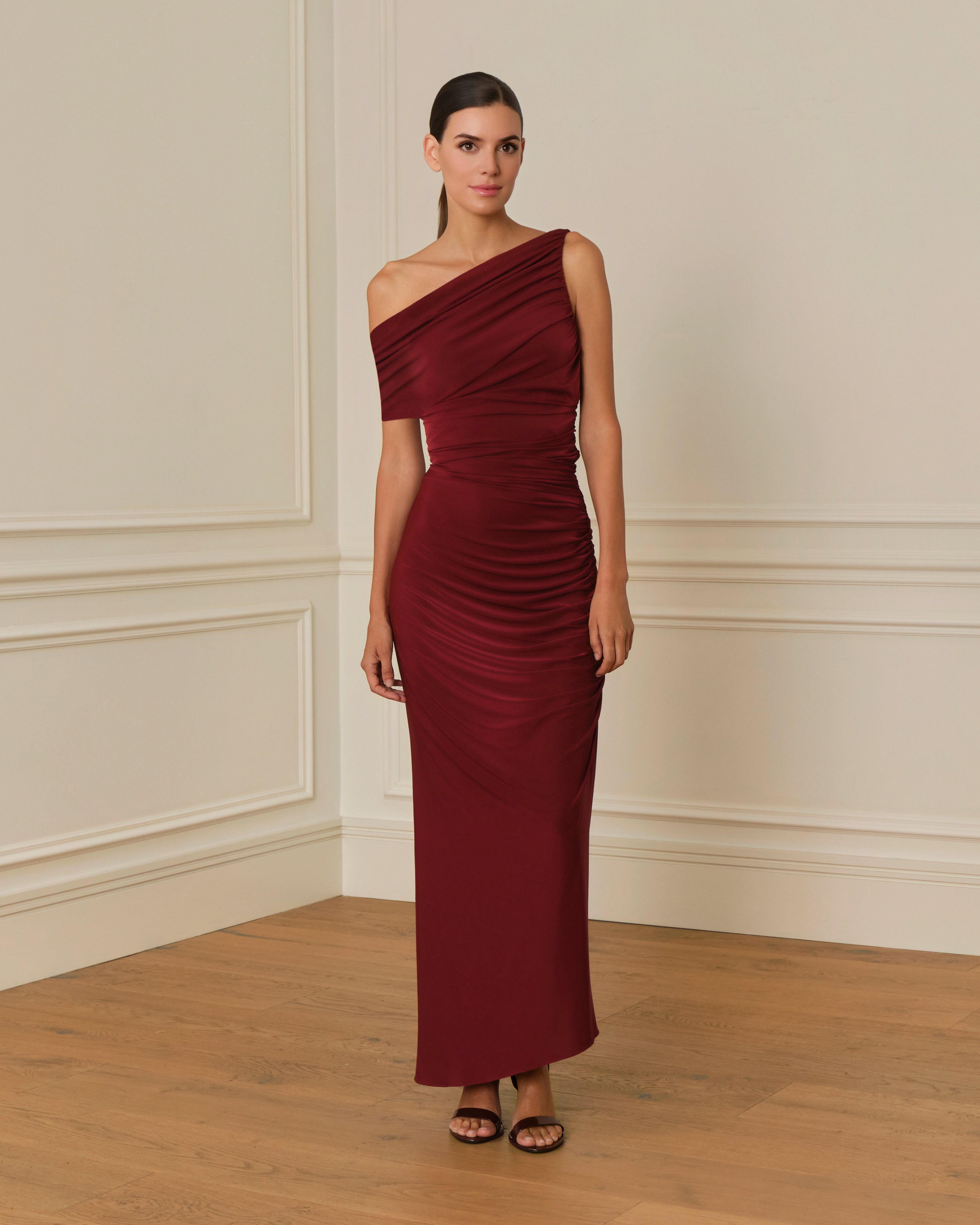 PRE-ORDER VESTIDO LARGO ASIMÉTRICO GRANATE