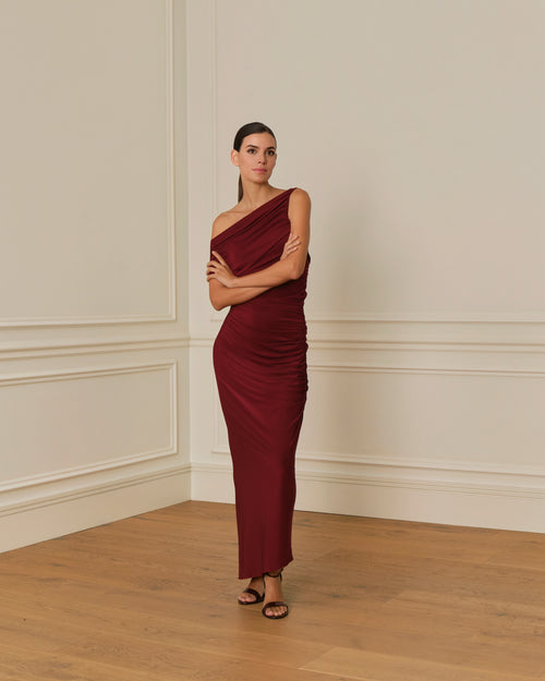 PRE-ORDER VESTIDO LARGO ASIMÉTRICO GRANATE