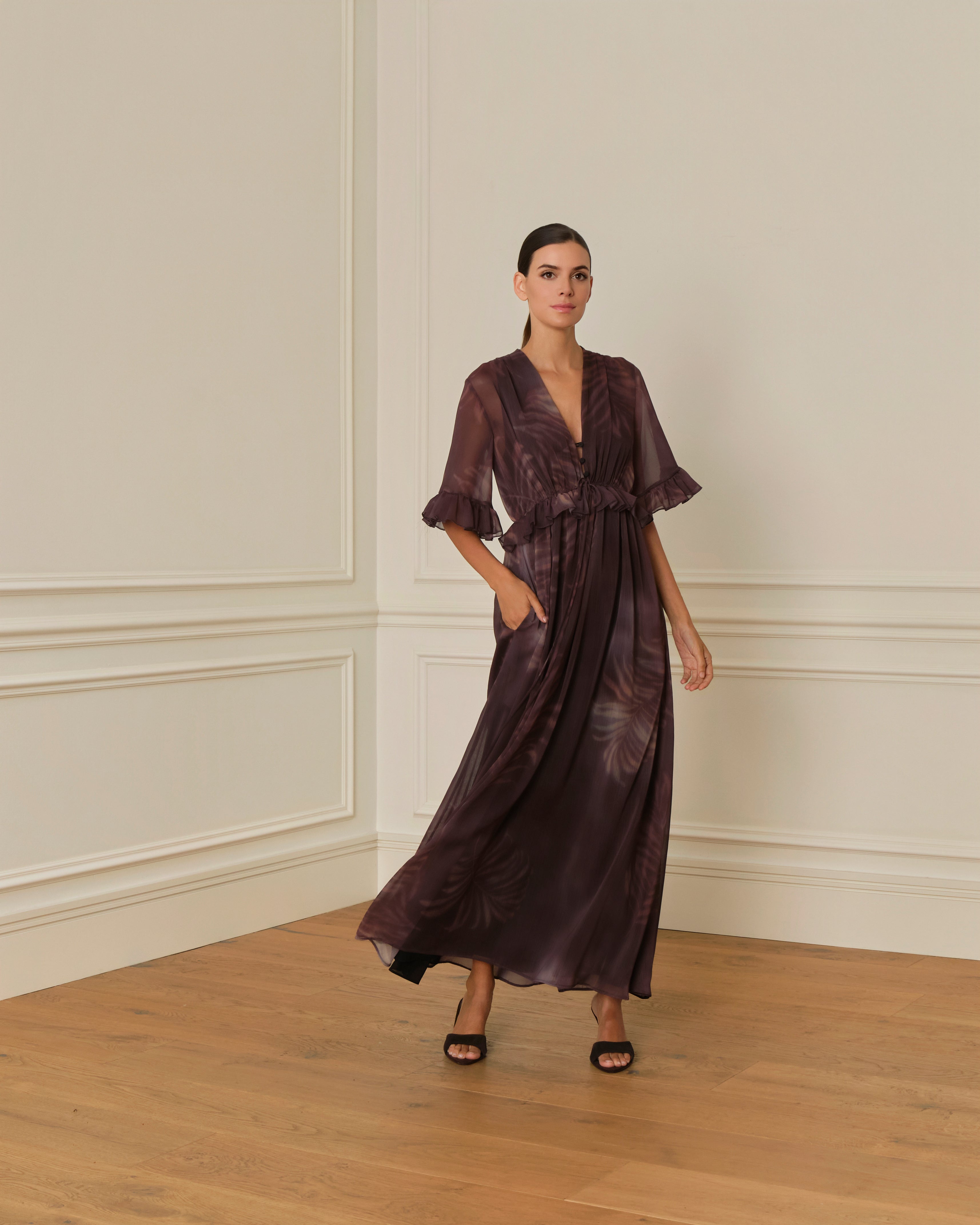 PRE-ORDER VESTIDO LARGO CON VOLANTES BERENJENA