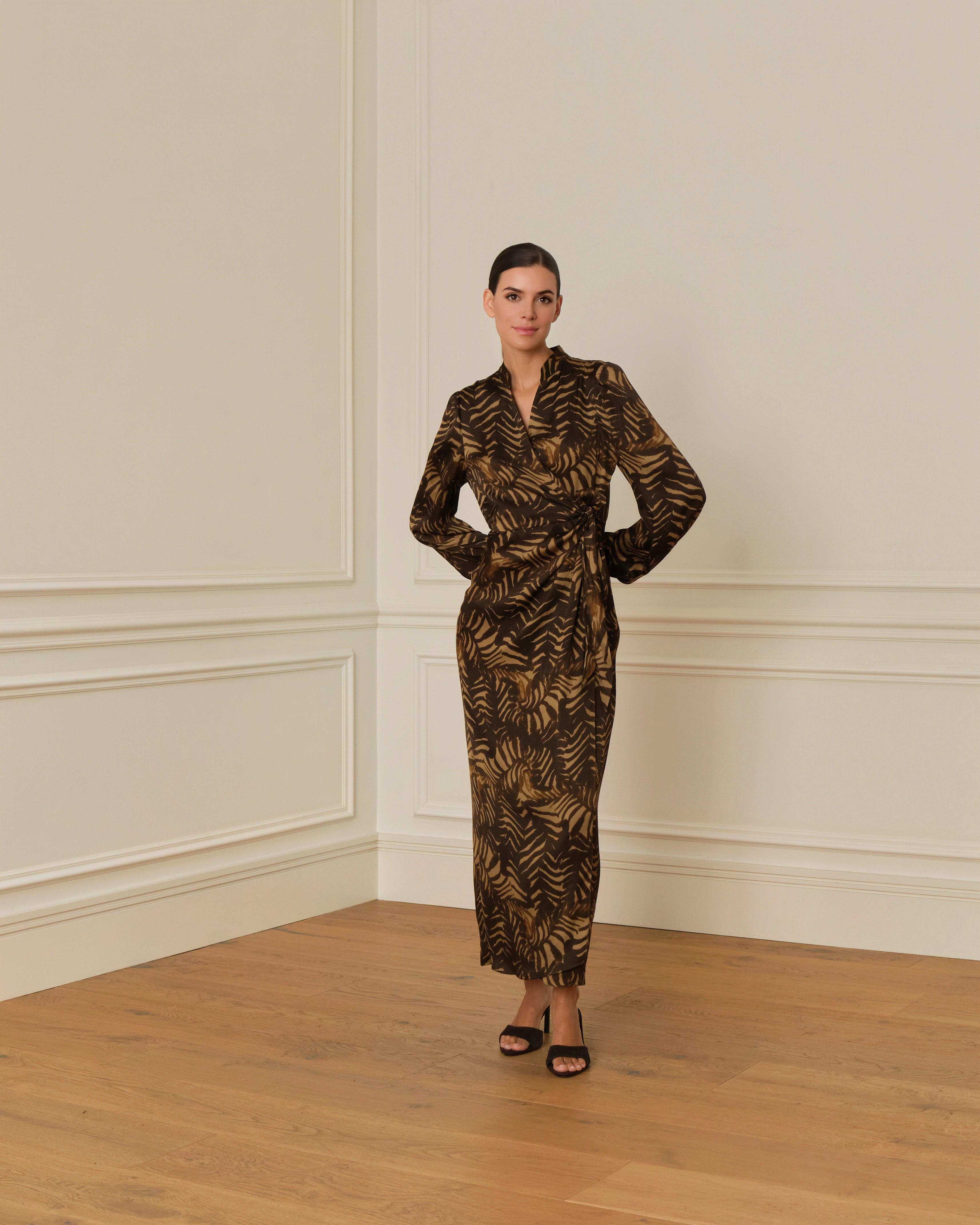 PRE-ORDER VESTIDO MIDI CRUZADO CON ESTAMPADO MARRÓN