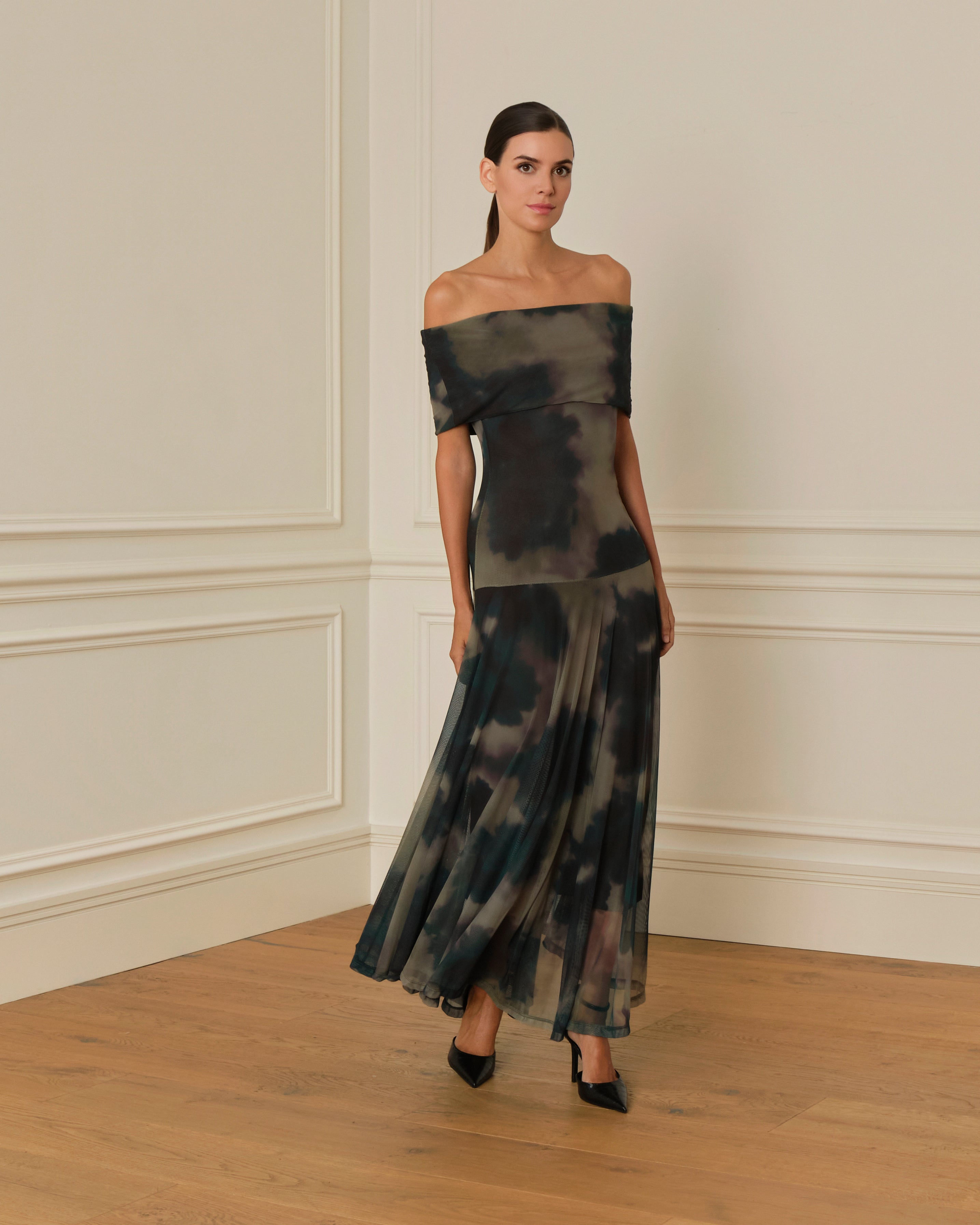 VESTIDO OFF SHOULDER DE TUL VERDE