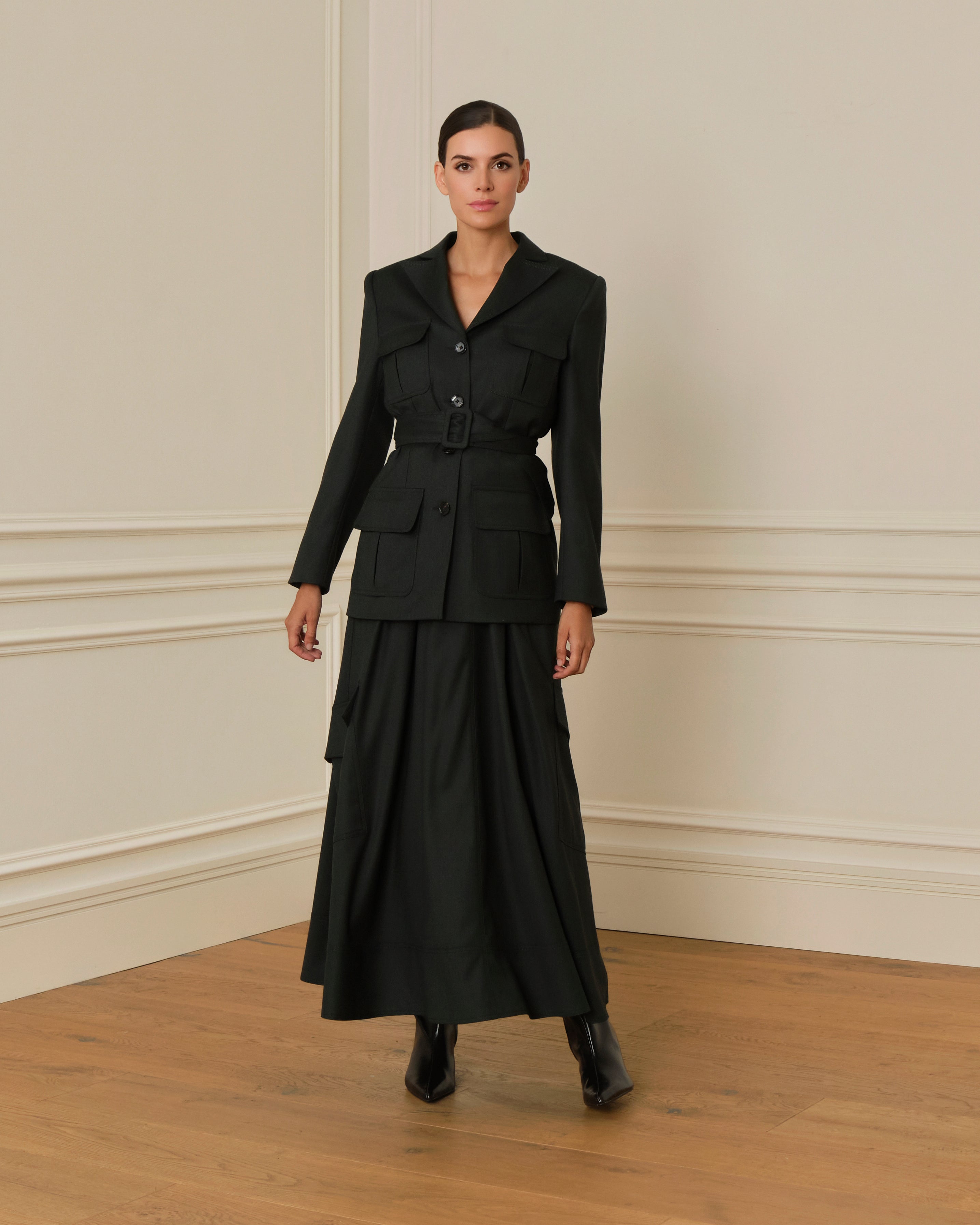 PRE-ORDER BLAZER DE LANA CON CINTURON Y BOLSILLOS CON TAPA